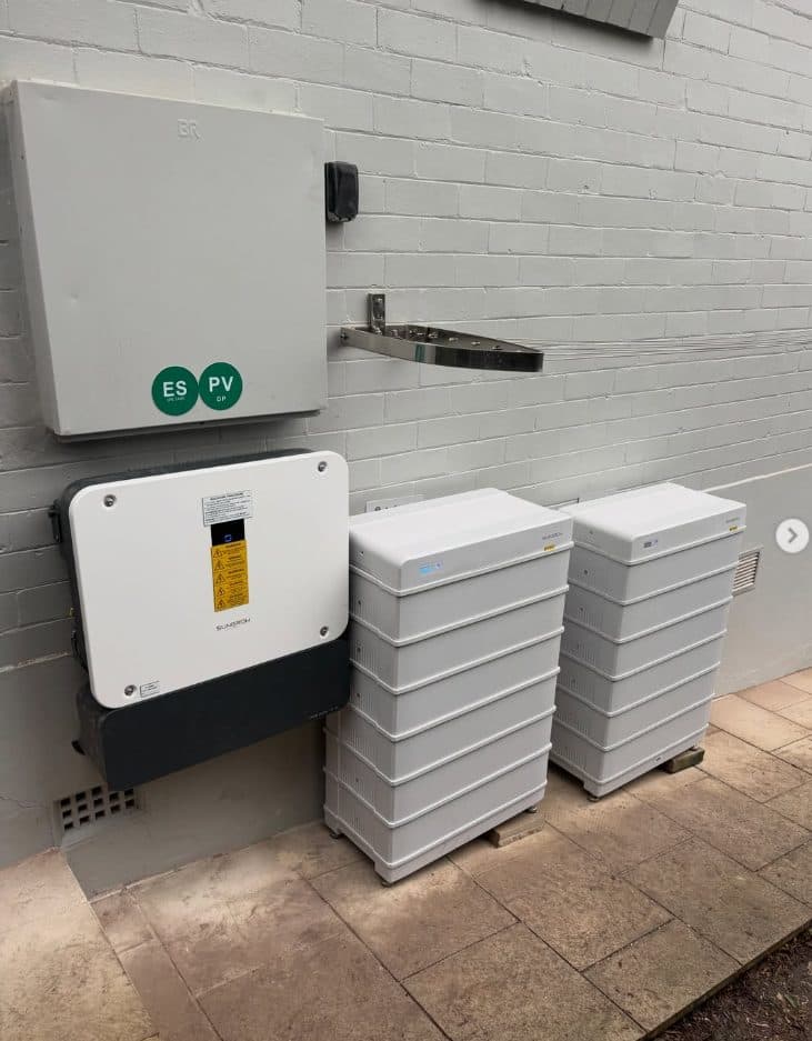 Home battery and inverter installed on a Sydney wall by MF Energy